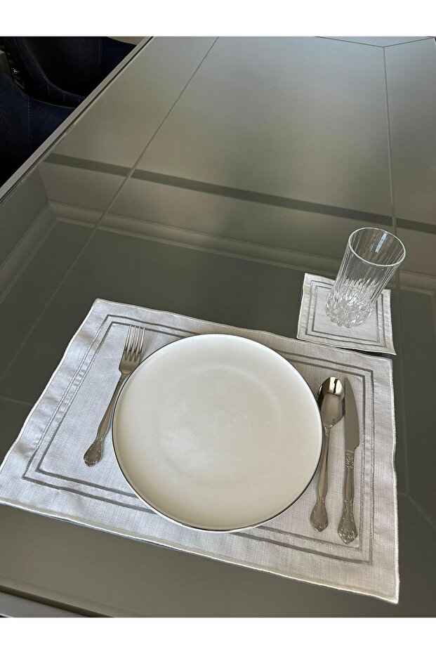2-Row Embroidered Placemat and Cocktail Napkin Set (6 Pieces)