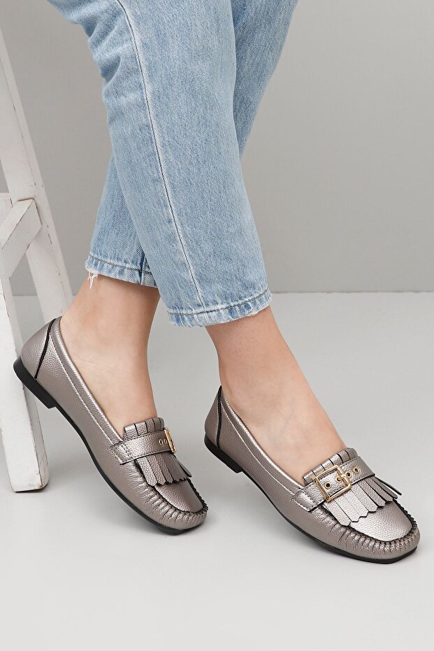 Platinum Round Toe Flat Sole Buckle Tasseled Women's Ballerinas 30151