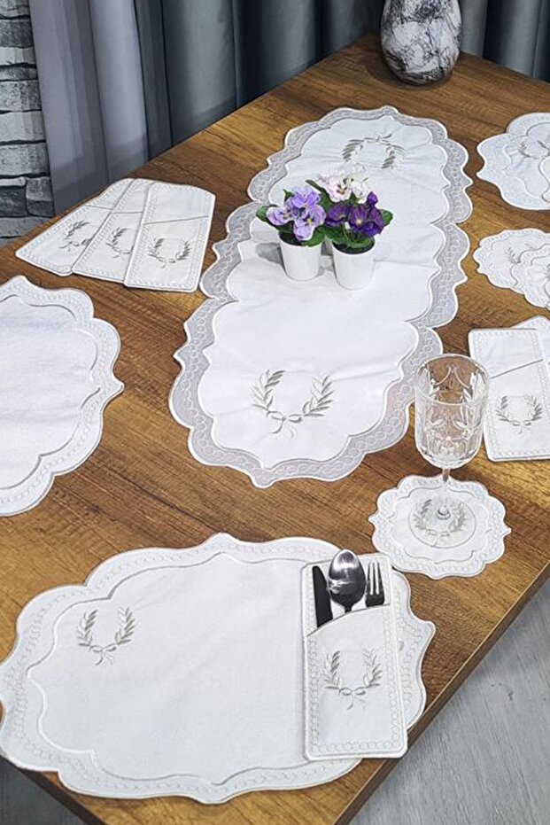 Bow Embroidered 19 Piece American Service Set Cream