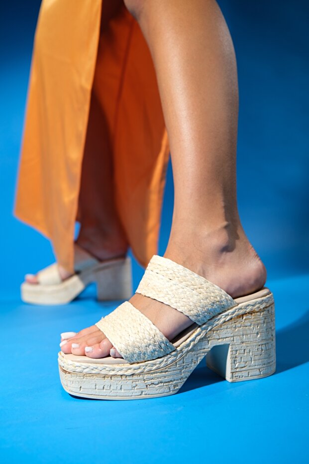 Levnes Beige Straw Double-Strapped Women's Platform Heeled Slippers