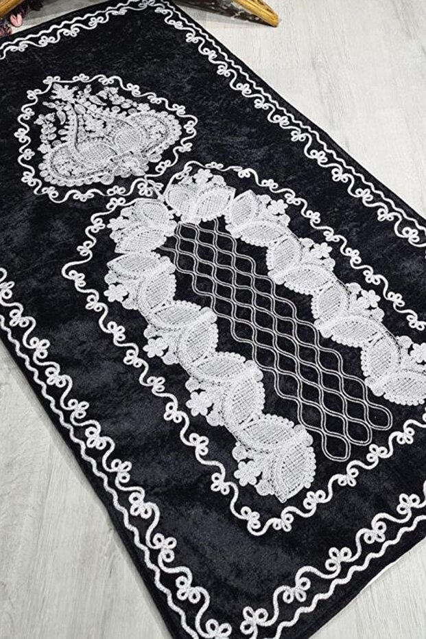 Verna Süzene Embroidered Velvet Prayer Rug Black