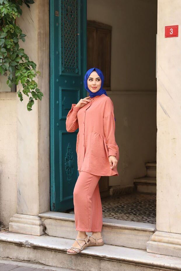 مجموعة مزدوجة بأزرار أمامية قصيرة - 4