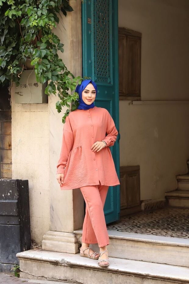 مجموعة مزدوجة بأزرار أمامية قصيرة - 1