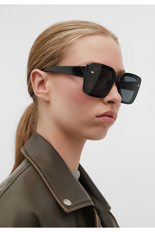 Mia Unisex Black Square Sunglasses