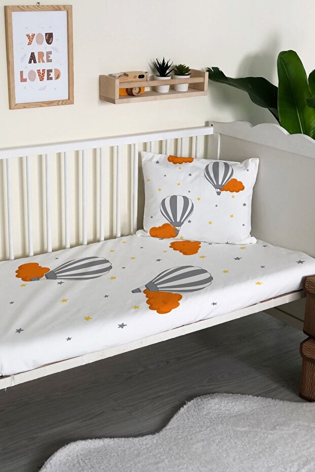Velvet Decorative Baby Crib Cover with Flying Balloon Pattern