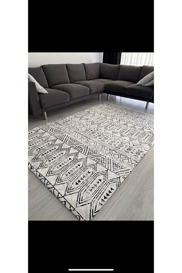 Silk Velvet Carpet Cover Ethnic White Model