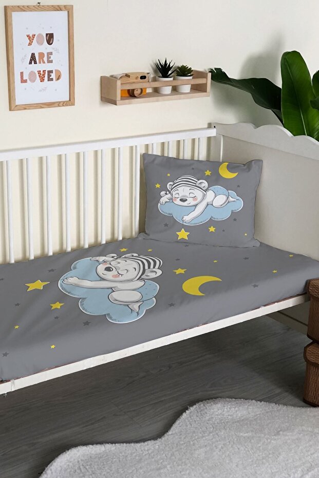 Velvet Decorative Baby & Kids Bedspread with Teddy Bear Sleeping in the Cloud Pattern