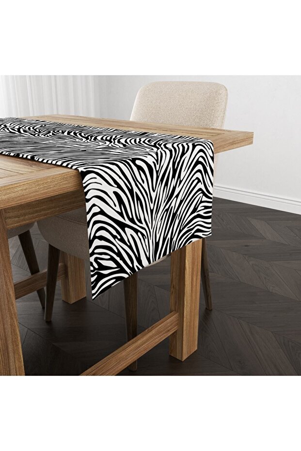 Zebra Patterned Runner Model - 1