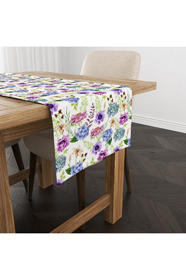 Flower Patterned Runner Model