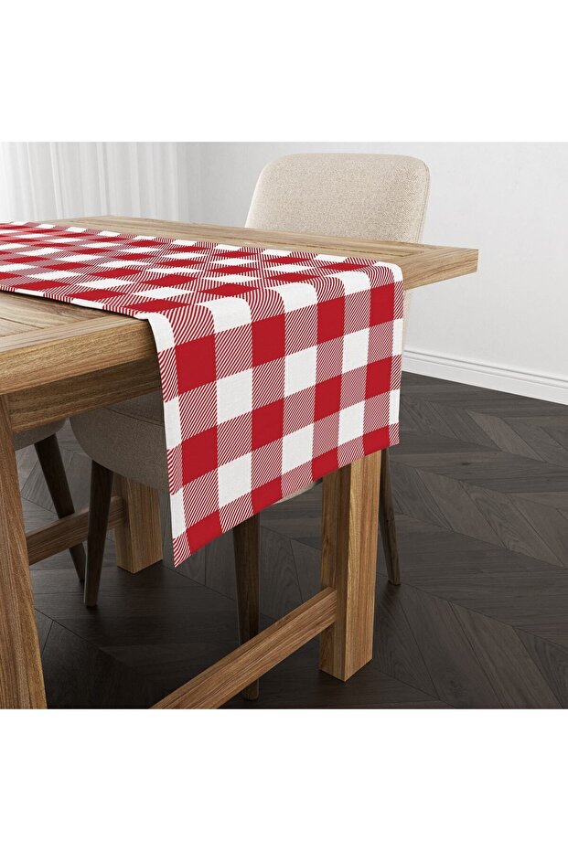 Gingham Patterned Runner Model - 1