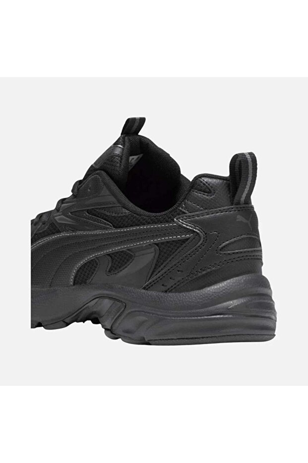 392322   حذاء المشي 02 Milenio Tech Black-Shadow Gray باللون الأسود