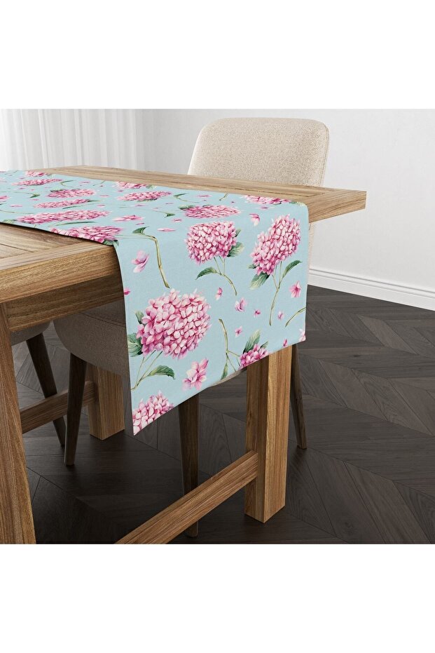 Flower Patterned Runner Model - 1