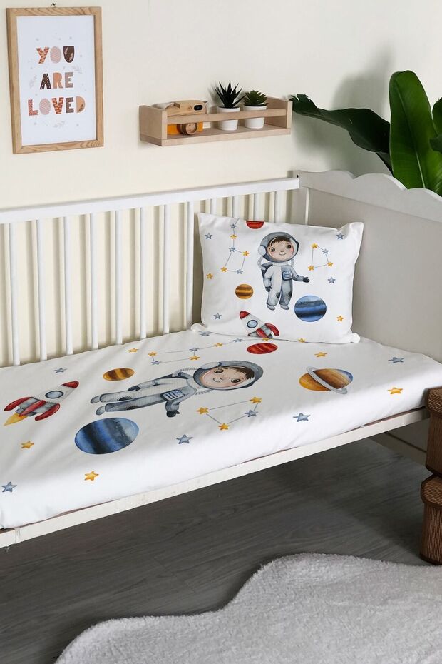Astronaut Patterned Velvet Decorative Baby & Kids Bedspread