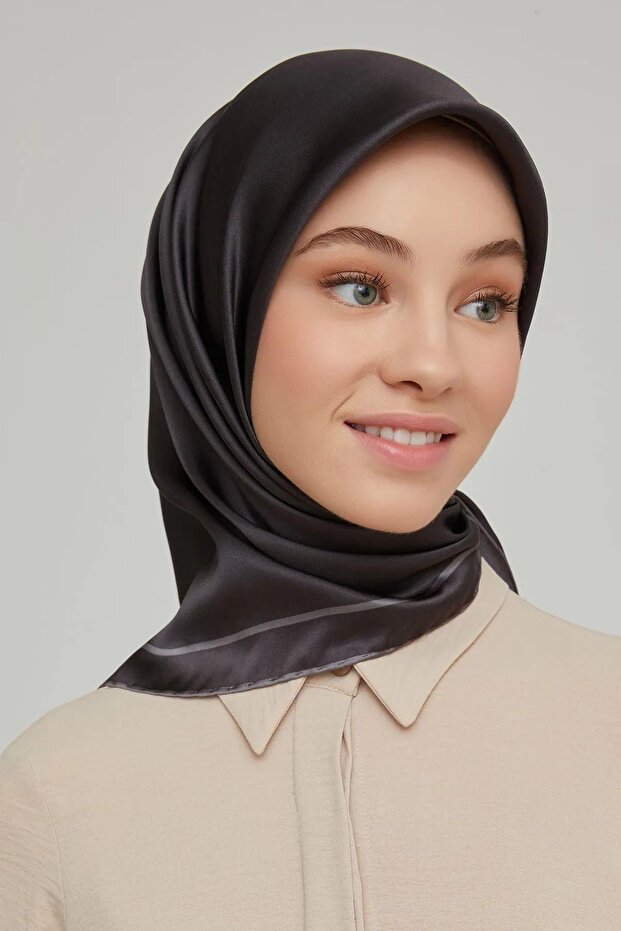 Nostalgia Series Twill Nostalgia Series Silk Scarf Series 8668D03-12