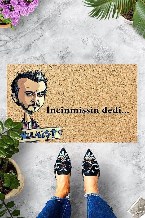 Dijital Baskılı İncinmişssin Desi Yazılı Mecnun Dekoratif Kapı Önü Paspası - 1