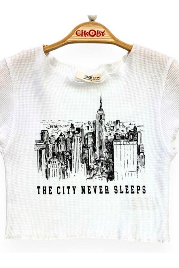 Fata Copilul Orașul Scris Crop - 4