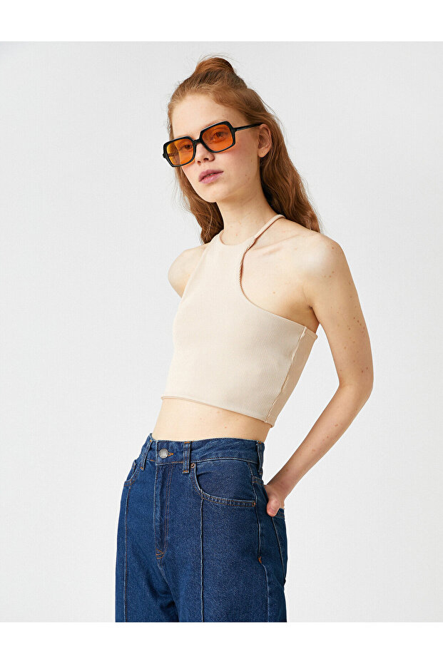 Halter Neck Crop Athlete - 1