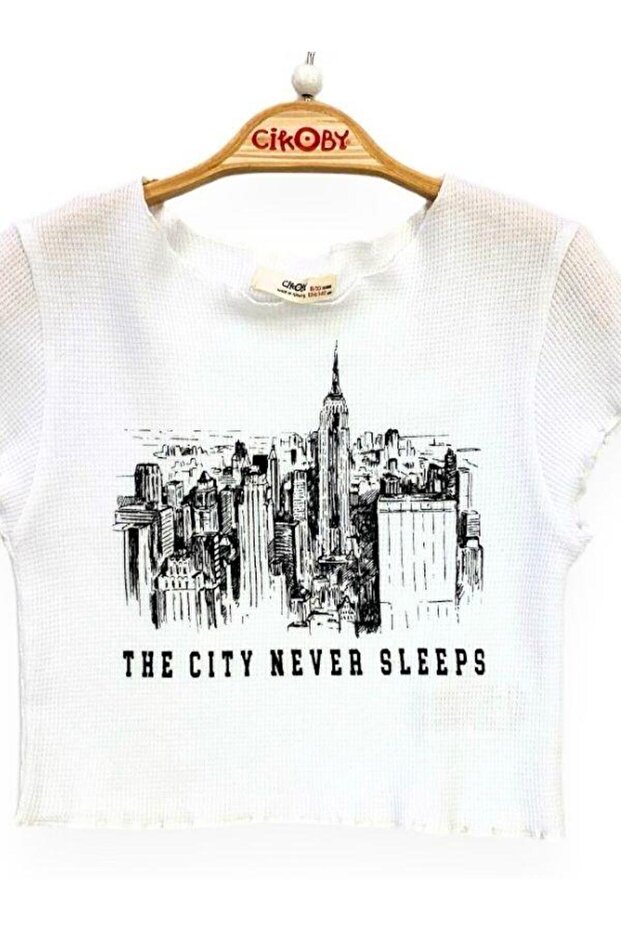 Fata Copilul Orașul Scris Crop - 3