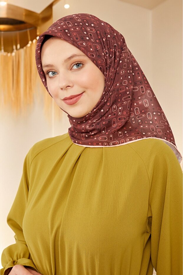 وشاح رياضي من القطن بنمط هندسي