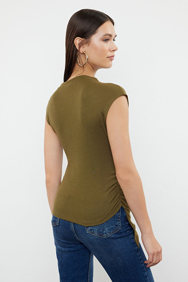 Haki Dik Yaka Büzgü/Drape Detaylı Fitted/Vücuda Oturan Asimetrik Örme Bluz TWOSS24BZ00534 - 5