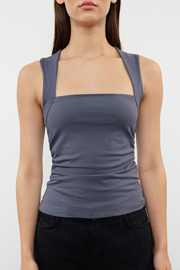 Gri Düz Kare Yaka Askılı Büzgülü Fitted/Vücuda Oturan Esnek Örme Bluz TWOSS24BZ00400 - 3
