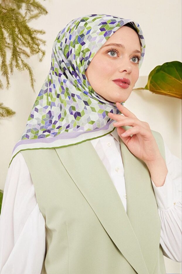 وشاح رياضي قطني منقوش هندسيًا
