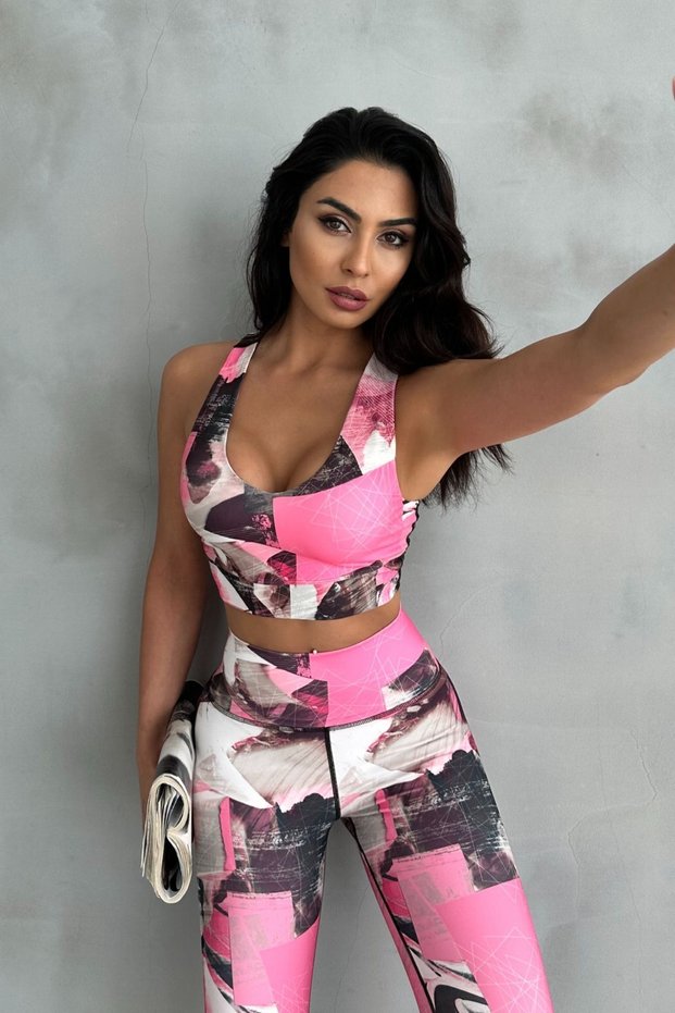 Woman's Sports Bra V-neck Crosspink