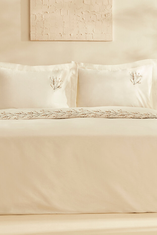Dorado Double Embroidered Duvet Cover Set Mustard
