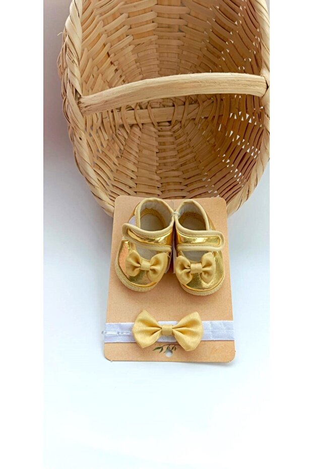 BilgeTrend Scalloped Baby Booties and Bandana Set Scallop Patterned Shoes Bandana Set B888