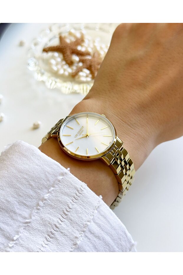 Women's Wristwatch - Gold Color