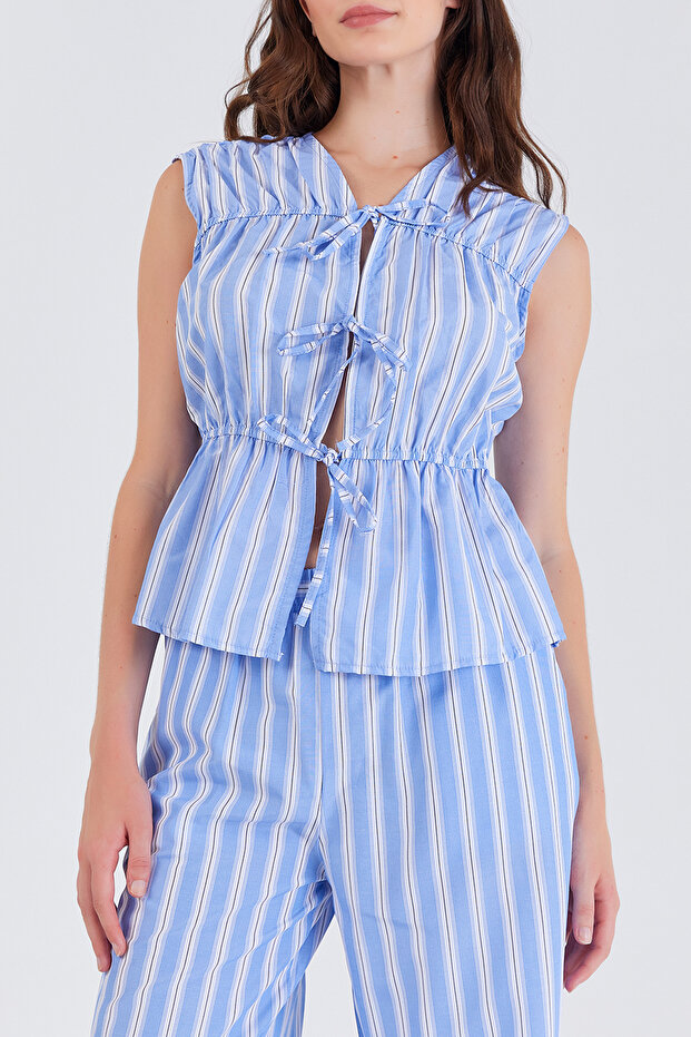 Açık Mavi Çizgili Bağlama Detaylı Slim Fit Dokuma Bluz TEDSS24BZ00054 - 1