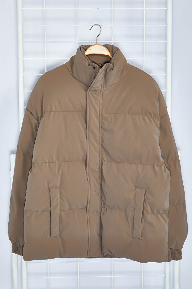 Açık Kahverengi Oversize Fit Dik Yaka Kışlık Şişme Mont TMNAW24MO00012 - 7