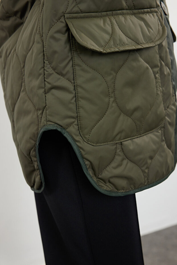 Wodoodporny, pikowany płaszcz w kolorze khaki TWOAW23MO00134 - 9