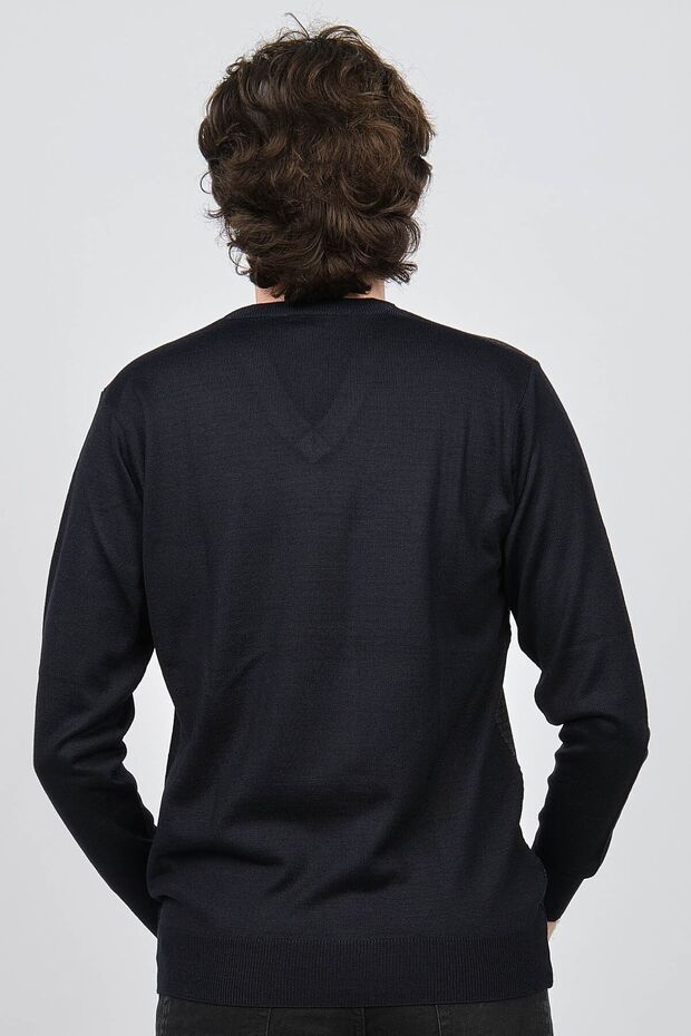 سترة صوف منقوشة برقبة على شكل حرف V للرجال - 5