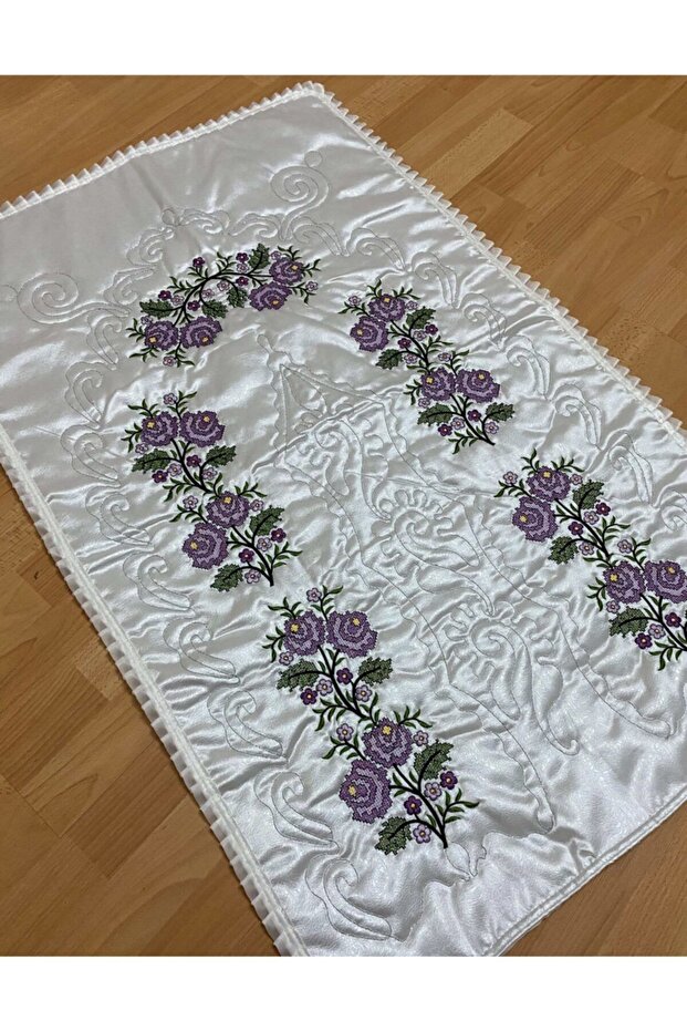 Cream*lilac Dowry Canvas Embroidered Satin Prayer Rug