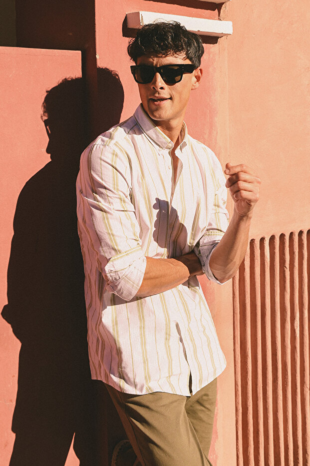 Slim Fit Dar Kesim %100 Pamuk Düğmeli Yaka Çizgili Ekru-Yeşil Gömlek - 2
