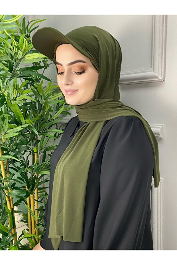 شال/وشاح جاهز مع قبعة وغطاء رأس