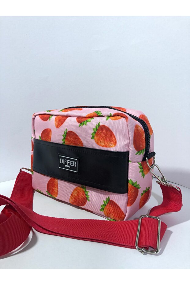 Strawberry Patterned Shoulder Bag Portfolio - 3