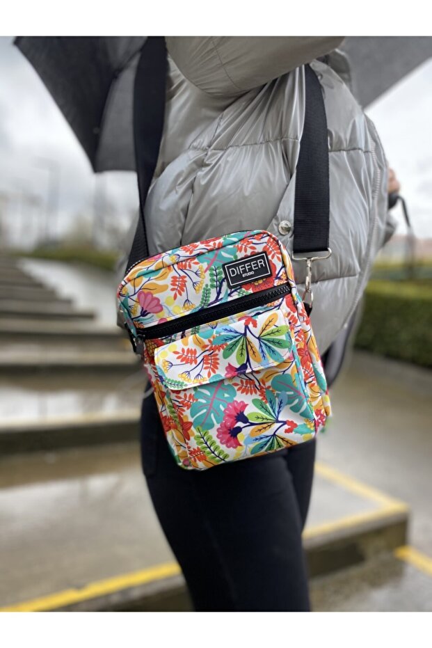 حقيبة كتف/حقيبة كروس منقوشة بالزهور باللون الأبيض - 3