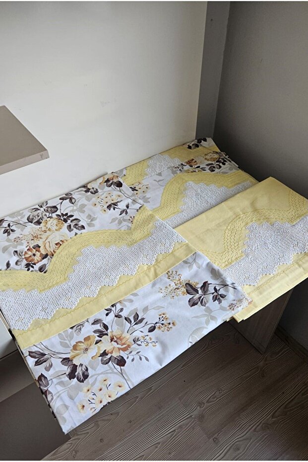 Handmade Lace, Bordered and Patterned Duvet Cover Set- Yellow