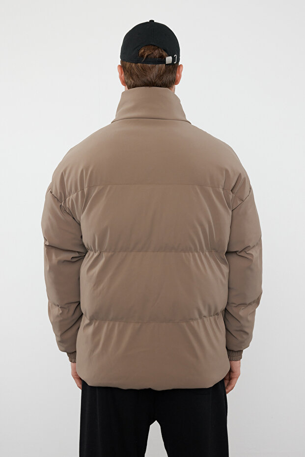Açık Kahverengi Oversize Fit Dik Yaka Kışlık Şişme Mont TMNAW24MO00012 - 6