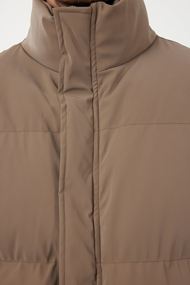 Açık Kahverengi Oversize Fit Dik Yaka Kışlık Şişme Mont TMNAW24MO00012 - 5