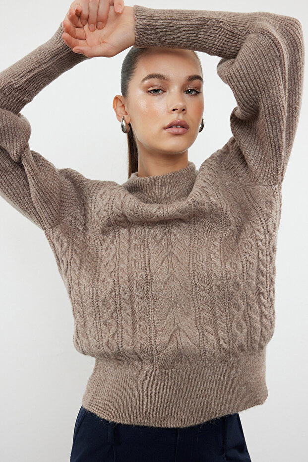 Weicher Strickpullover aus geflochtenem Nerzhaar - TWOAW21KZ0109 - 2