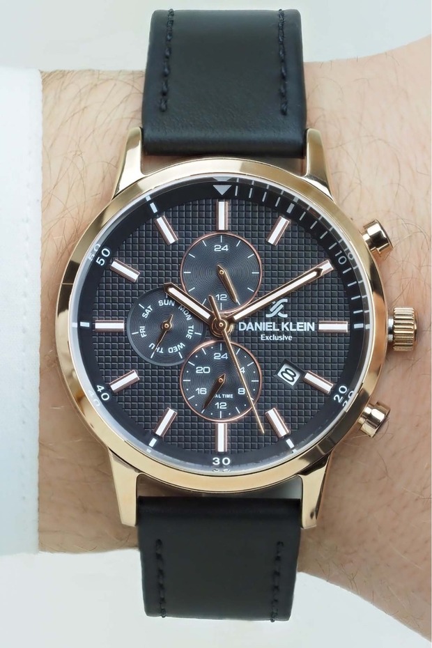 Rosegold Black Dual Time Men's Wristwatch Suitable for Sports and Stylish Use