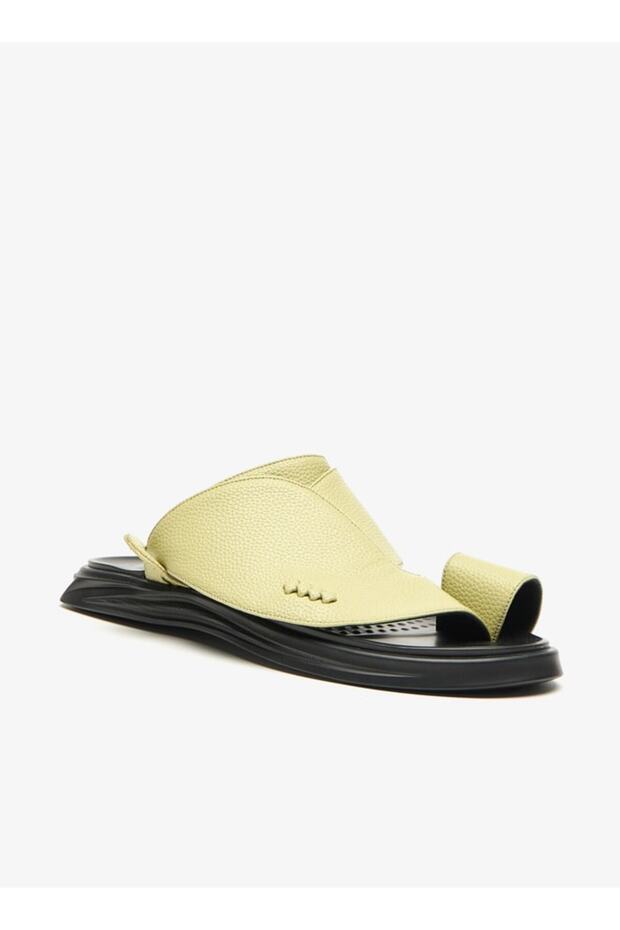 Solid Slip-On Arabic Sandals with Toe Loop Detail - 2