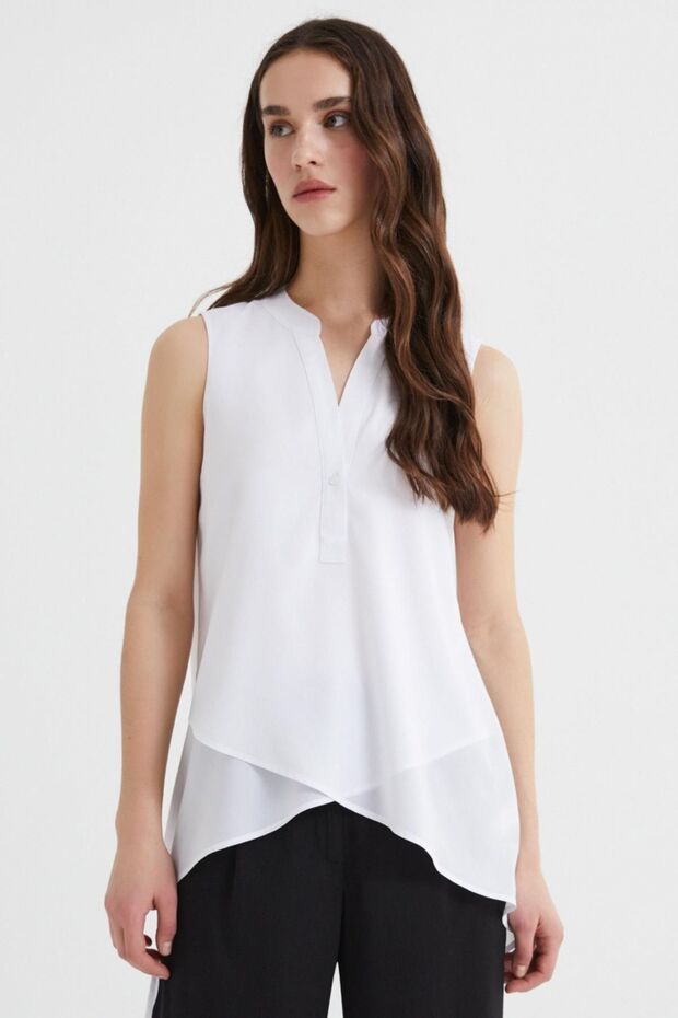 Sleeveless Long Back Blouse