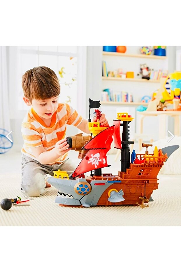 Korsan Gemisi dev boy - 1