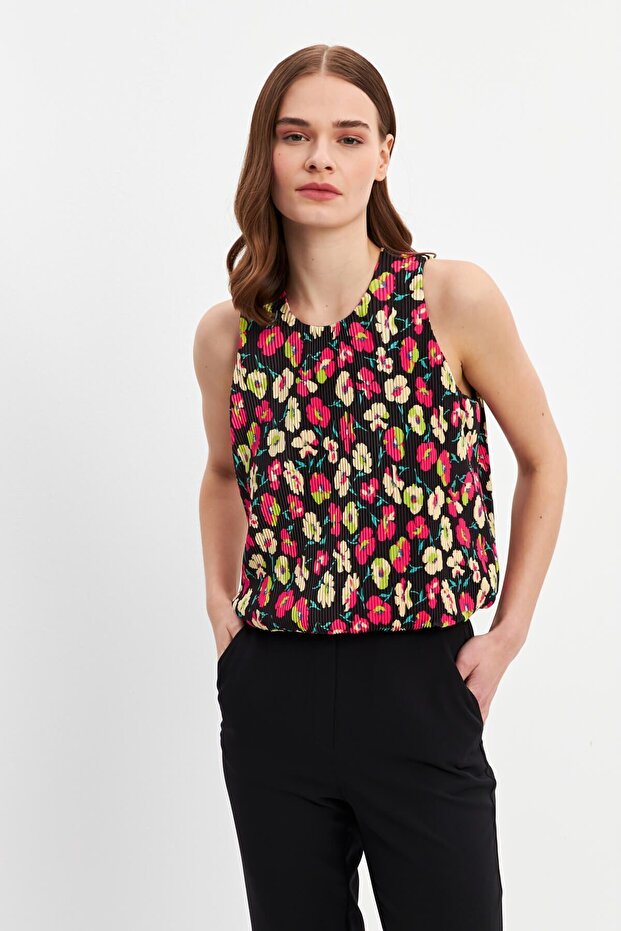 بلوزة مبطنة باللون الأسود - 1