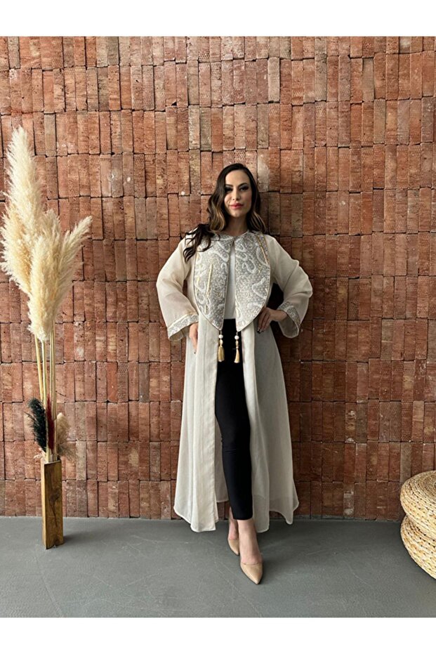 Beige Kaftan Chiffon Abaya Dress Kaftan Islamic Robe Thin Fabric Suitable for Sizes 38-46