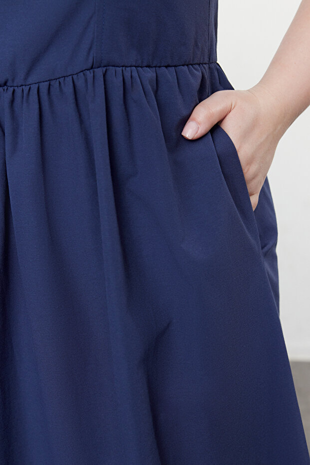 Indigo Kare Yaka Belden Açılan Lastik Gipeli Midi Dokuma Büyük Beden Elbise TBBSS24AH00208 - 4
